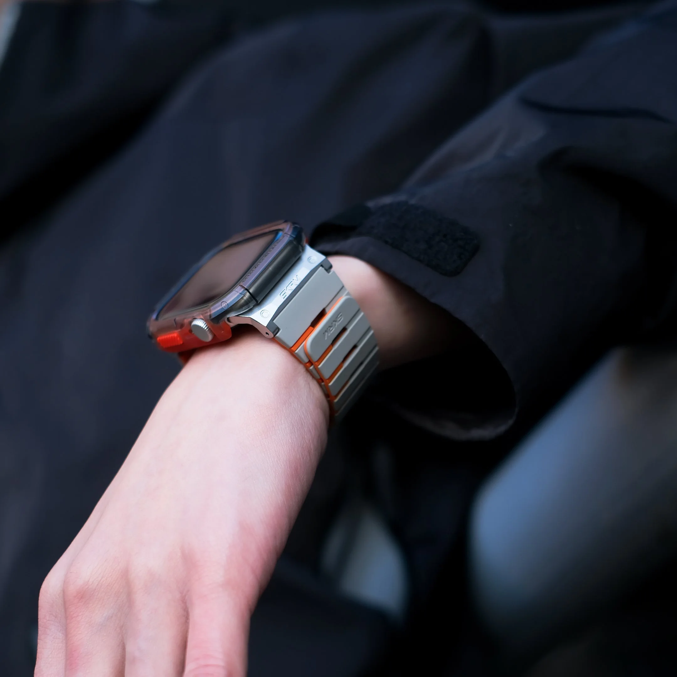 SKINARMA MAGNETIC APPLE WATCH STRAP 49/46/45/44 MM GEMINI - Image 7