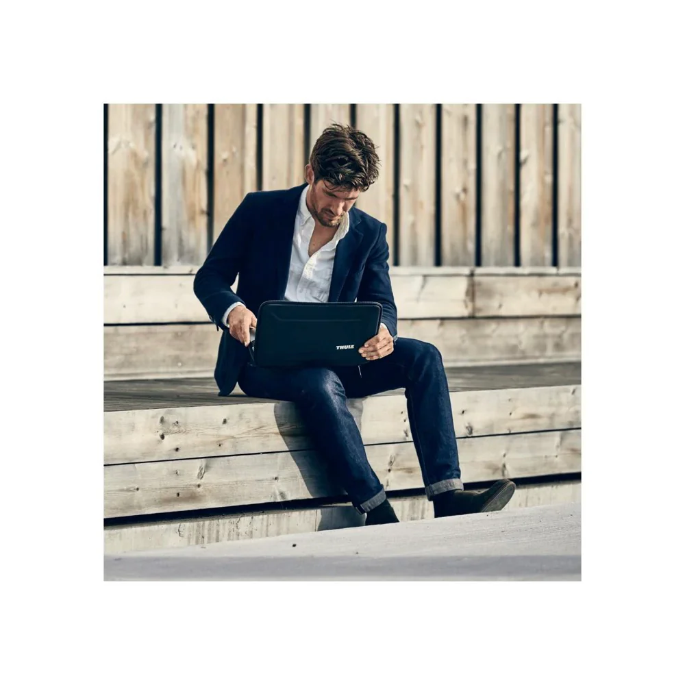 Thule Gauntlet 4.0 14 MacBook Sleeve - Image 5