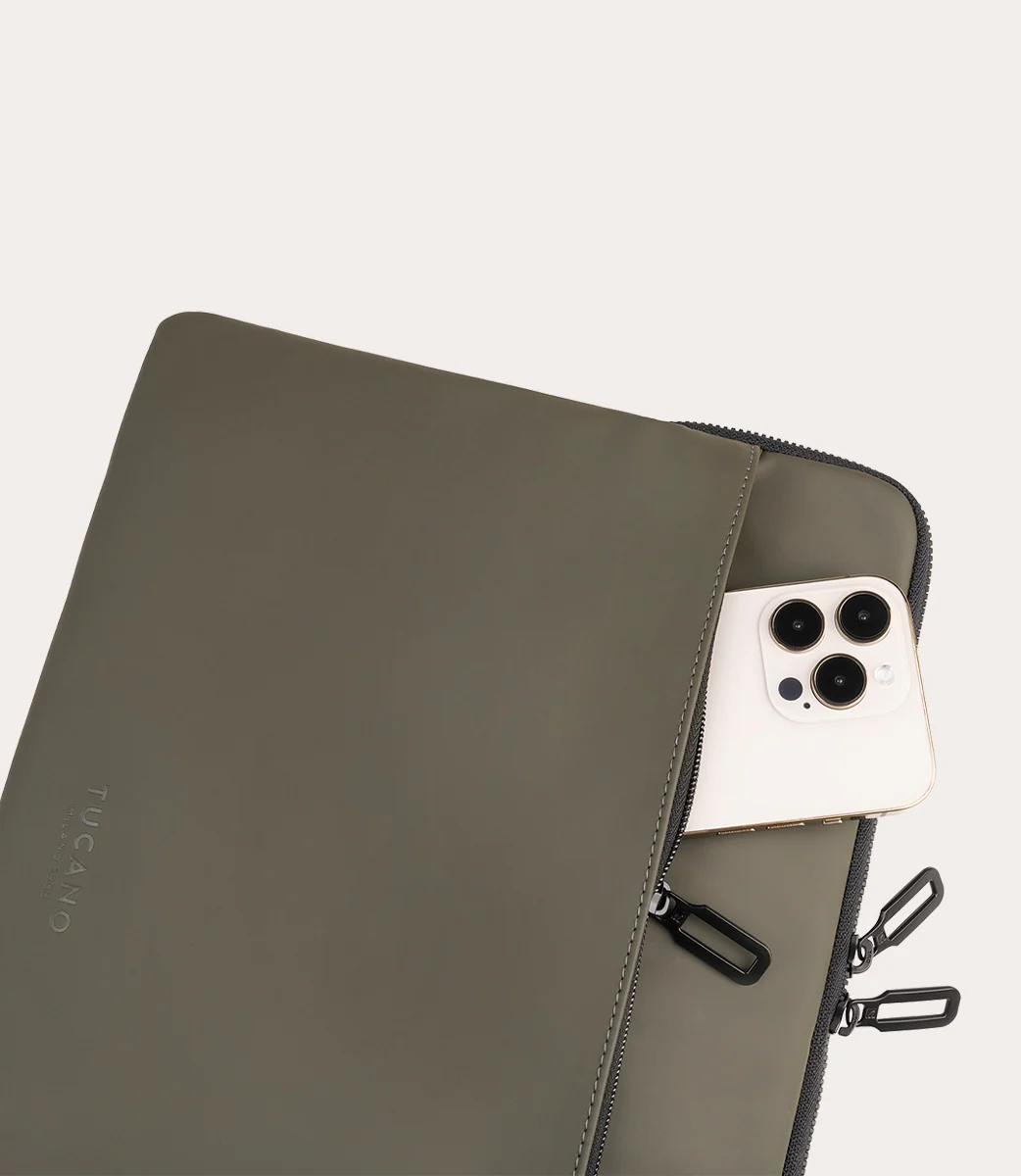 Tucano Gommo Sleeve for 13"/14" Laptop - Military Green - Image 4