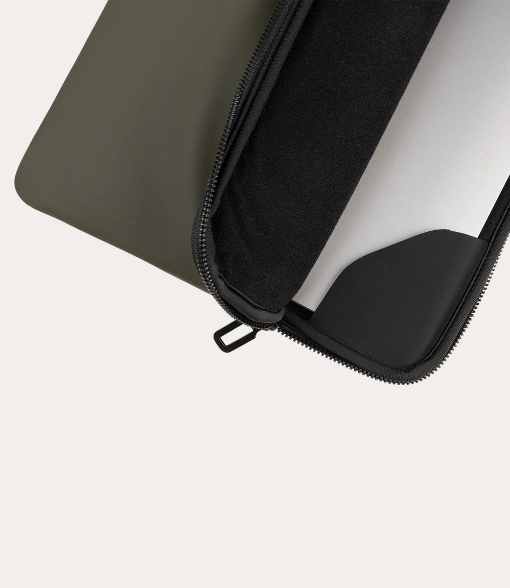 Tucano Gommo Sleeve for 13"/14" Laptop - Military Green - Image 5